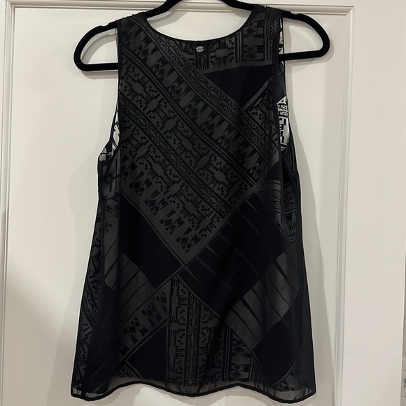 Guess top with beading and 2 layers - Picture 4 of 4